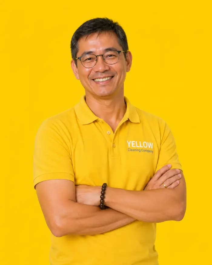 Yellow team member in the company uniform